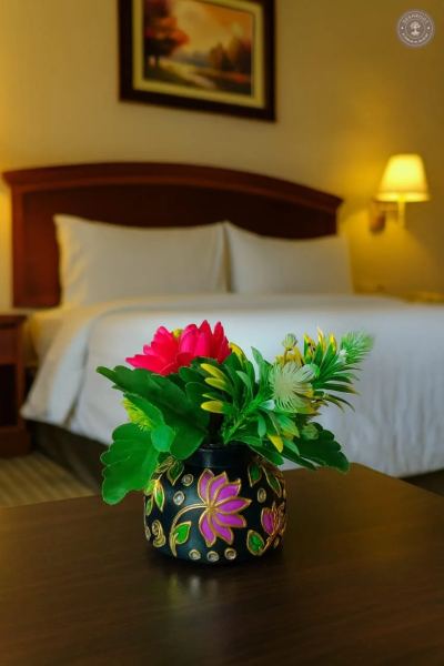Handcrafted Floral Decorative Flower Vase