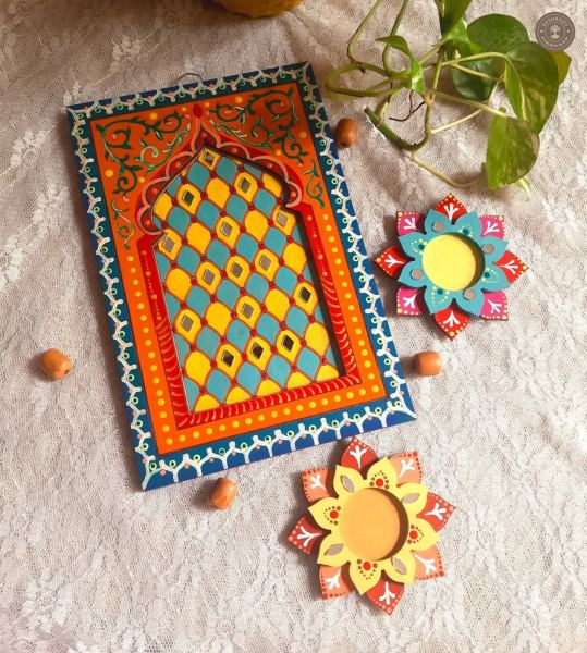 Jharokha wall art and candle holders combo