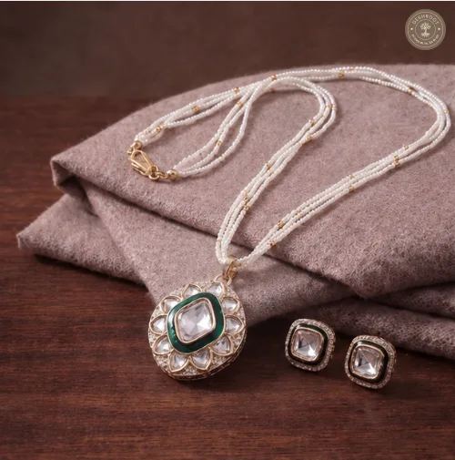 Moissanite Kundan Pearl Pendant Set