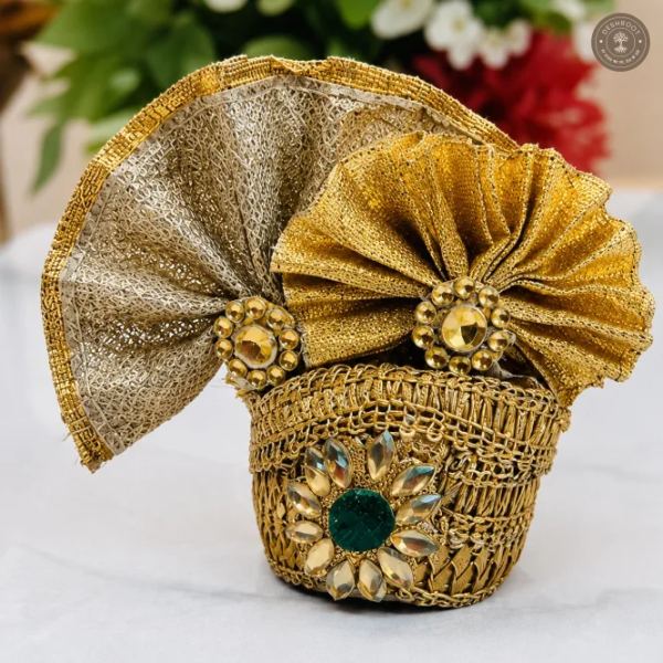 Laddu Gopal Mukut