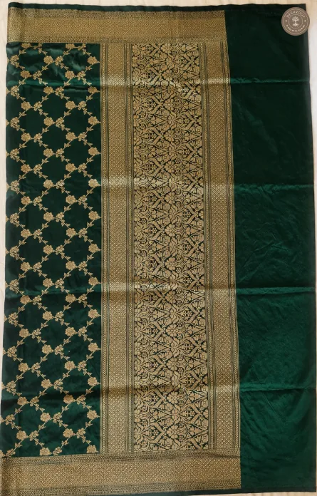 Kattan Silk Banarasi Dupatta – Emerald Green Jaal with Intricate Gold Zari Floral Weaving