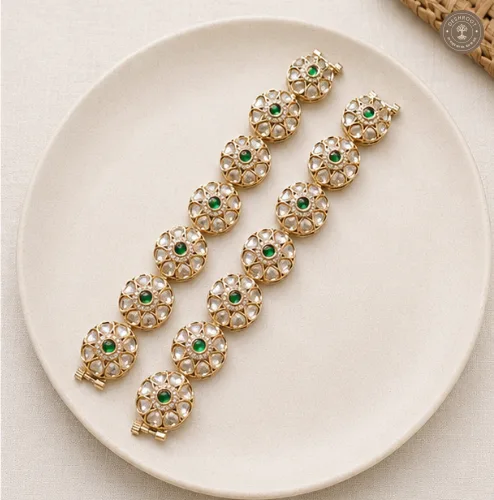 Emerald Noor Kundan Floral Gold-Tone Gajra Bracelets