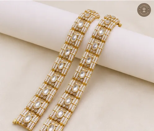 Kundan Pearl Linked Gajra Bracelet