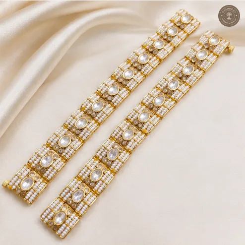 Kundan Pearl Linked Gajra Bracelet