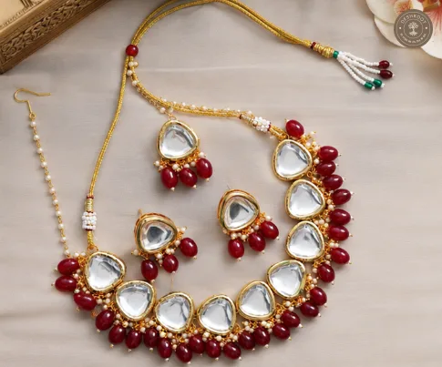 Kundan choker