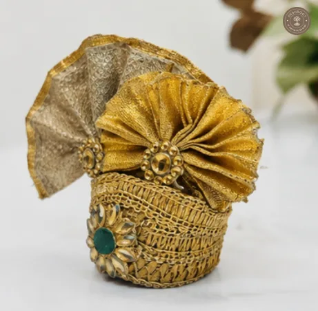 Laddu Gopal Mukut
