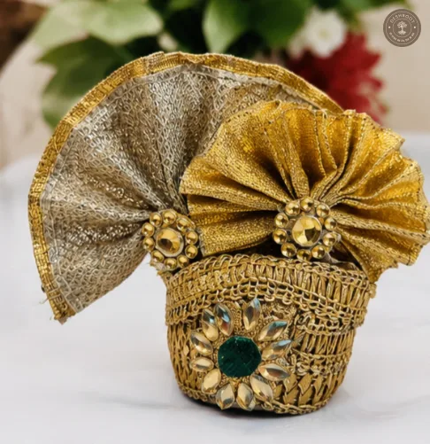 Laddu Gopal Mukut