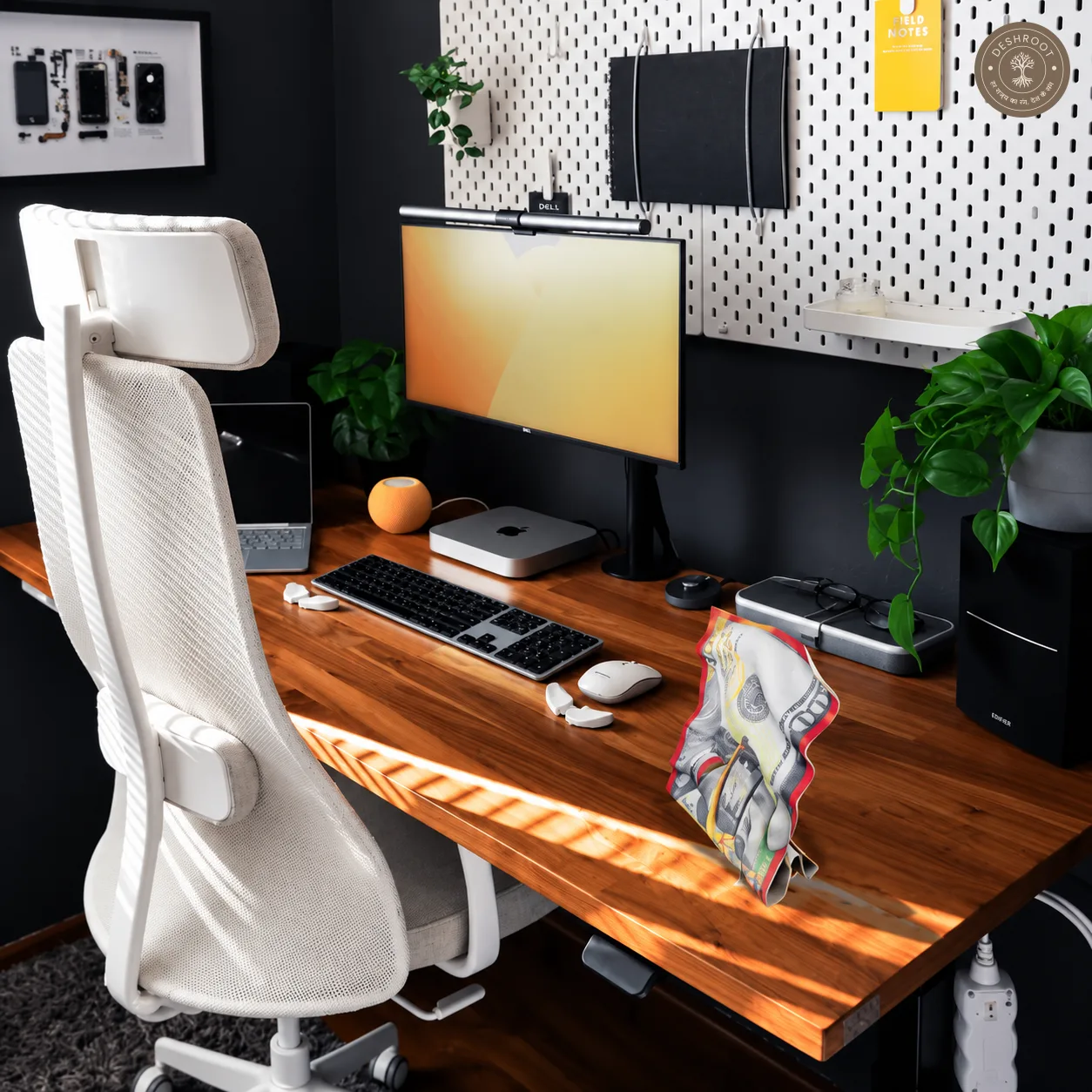 The Split Hundred Tabletop Art | Contemporary Money-Inspired Desk Décor 50×20 cm