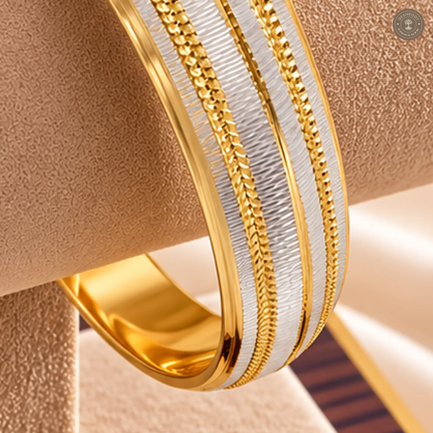 Dual-Tone Textured Chain Line Bangle