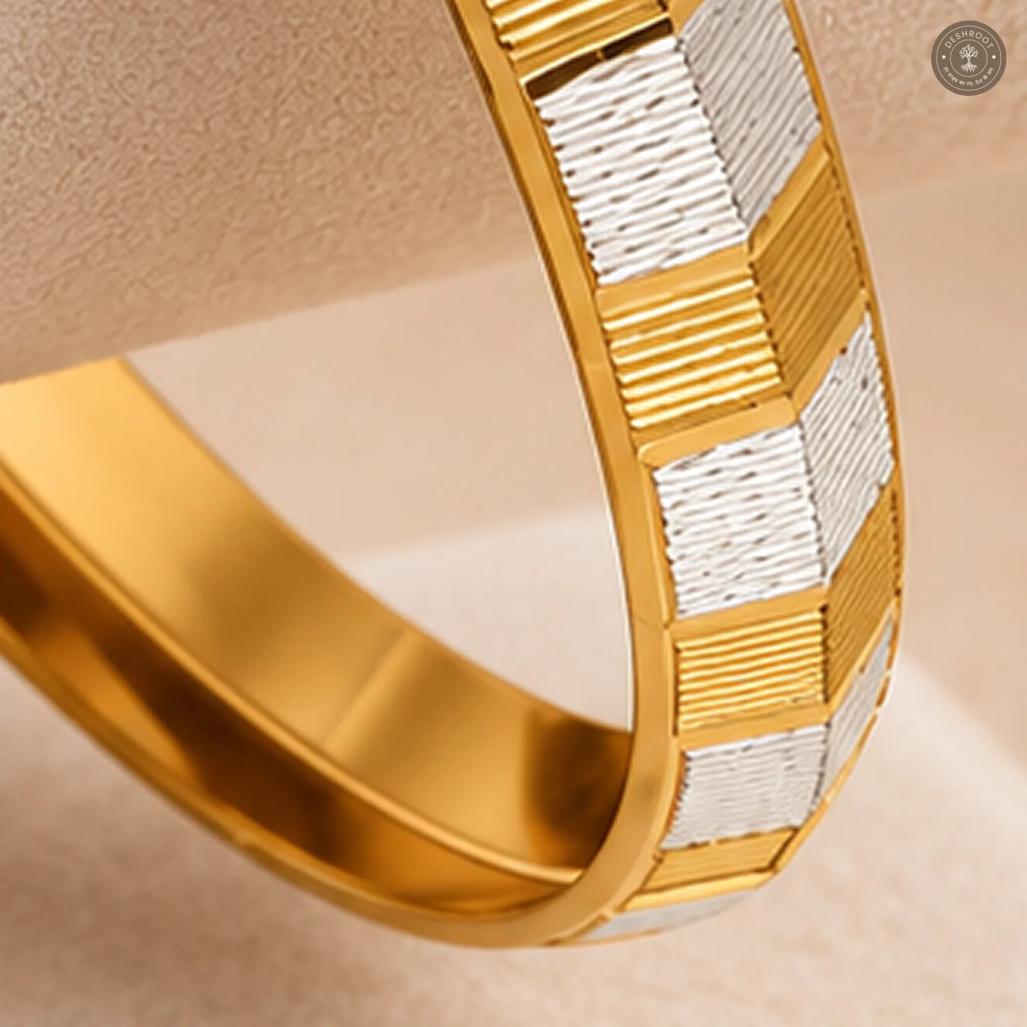 Dual-Tone Checkered Block Slim Bangle