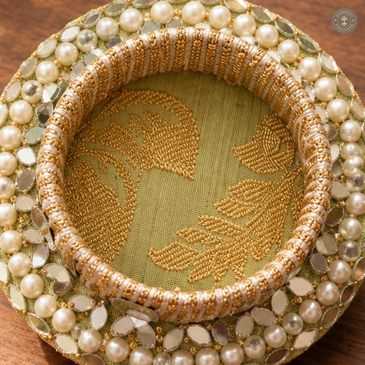 Pearl and Mirror Border Tea Light Holder