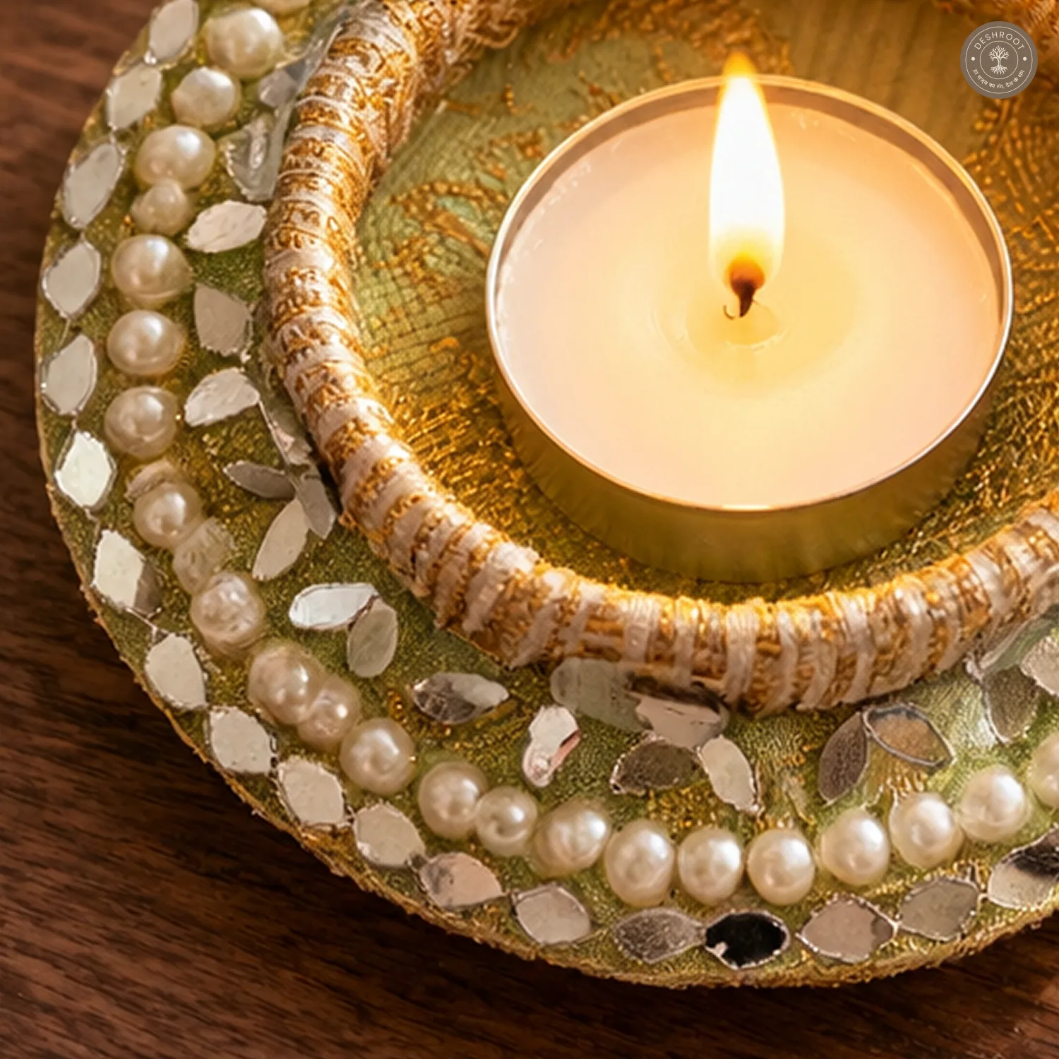 Pearl and Mirror Border Tea Light Holder