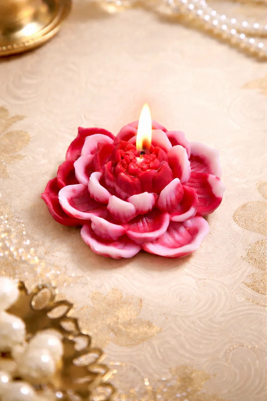 Lotus Flower Decorative Candle – Handcrafted Floral Candle for Home Décor