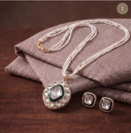 Moissanite Kundan Pearl Pendant Set