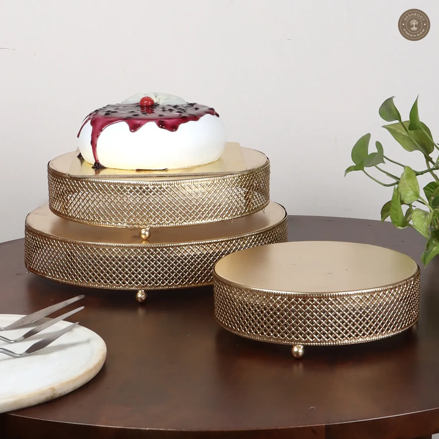 Round Etching Line Buffet Riser Set of 3