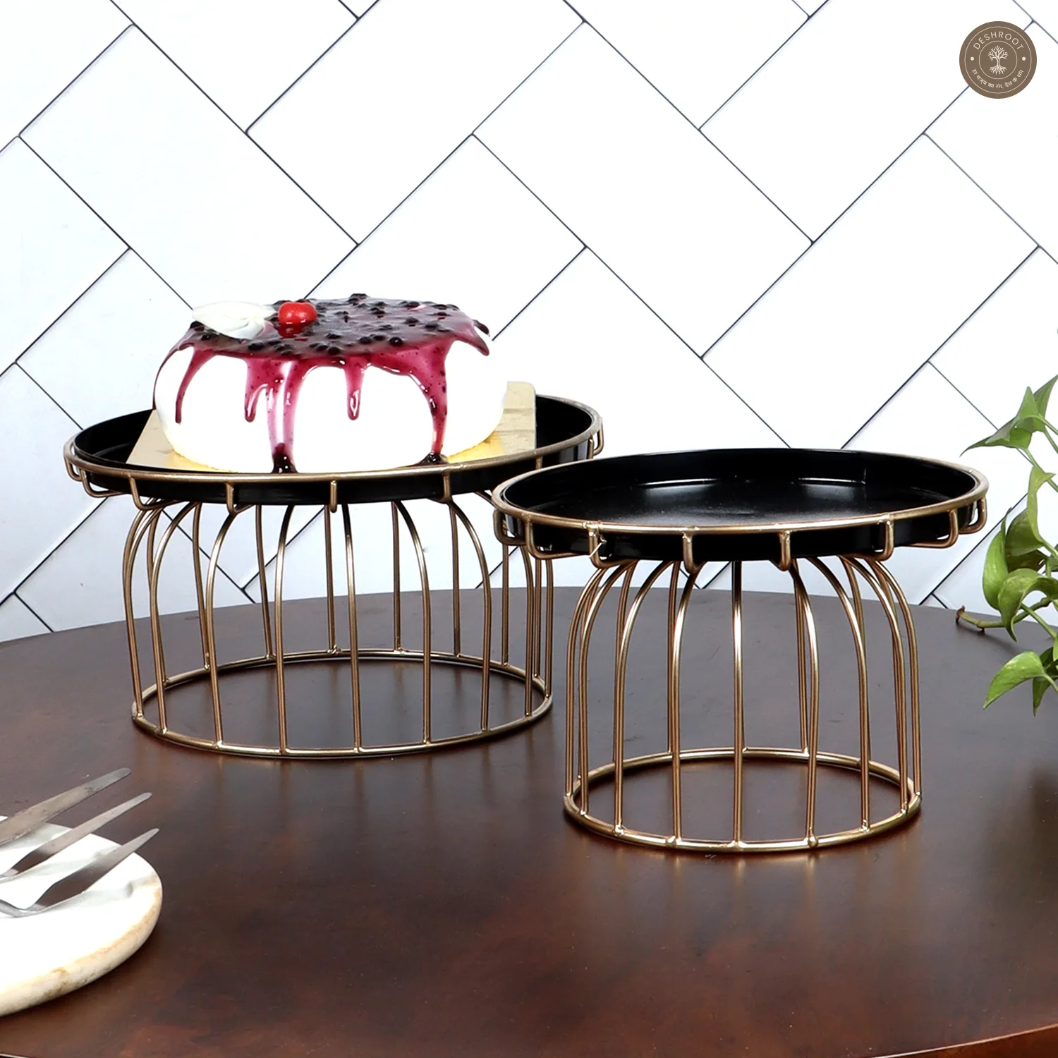 Black & Gold Wired Cake Platter Set of 2