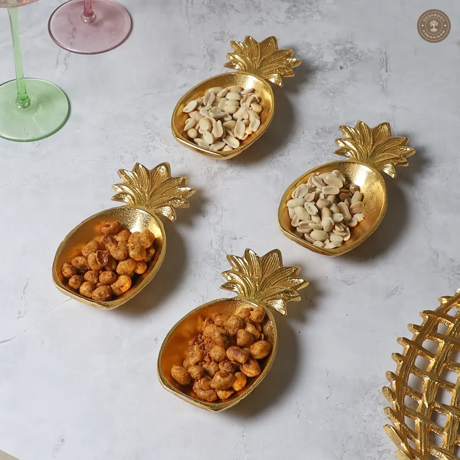 Pineapple ALuminium Platter Set of 4