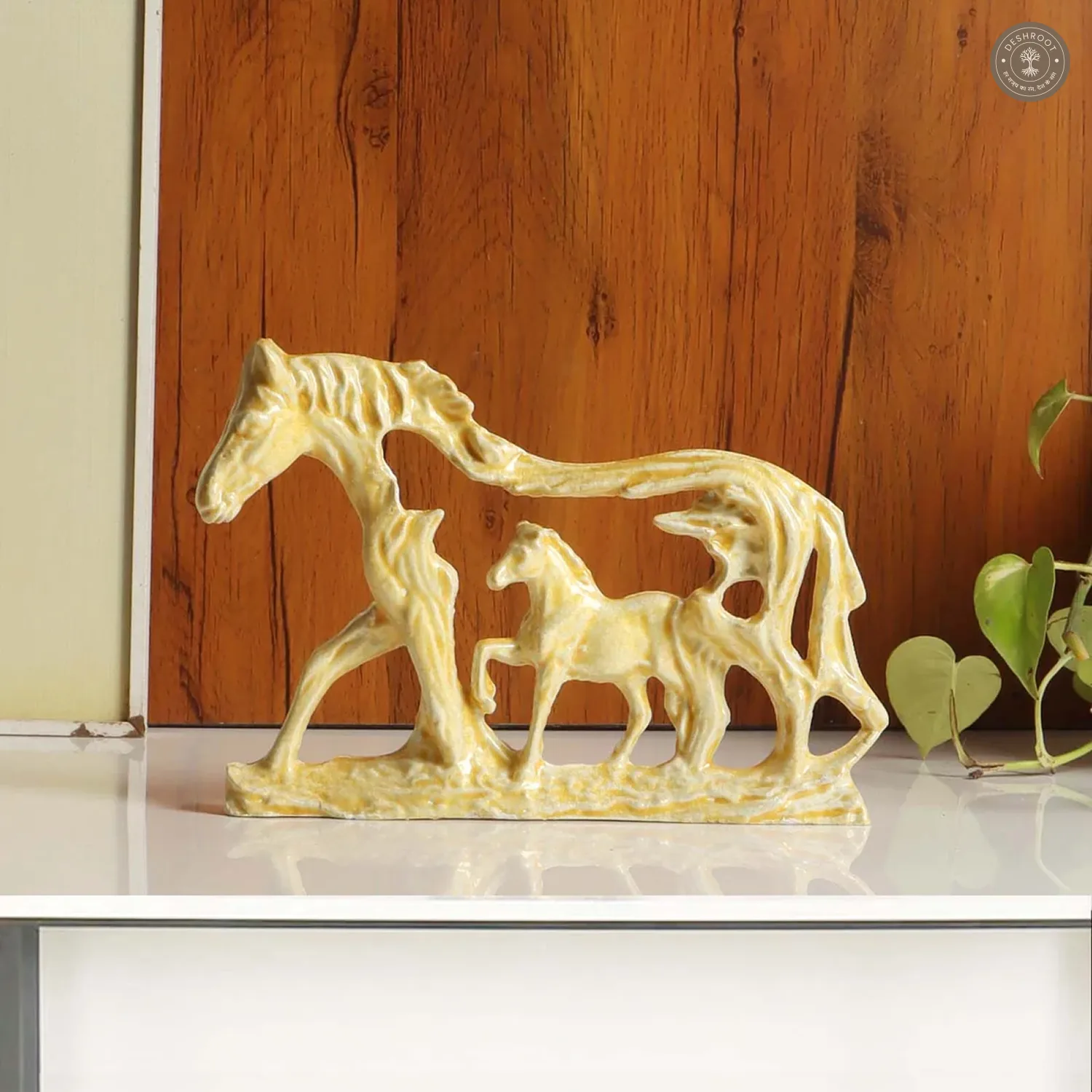 White & Gold Horse Table Decor